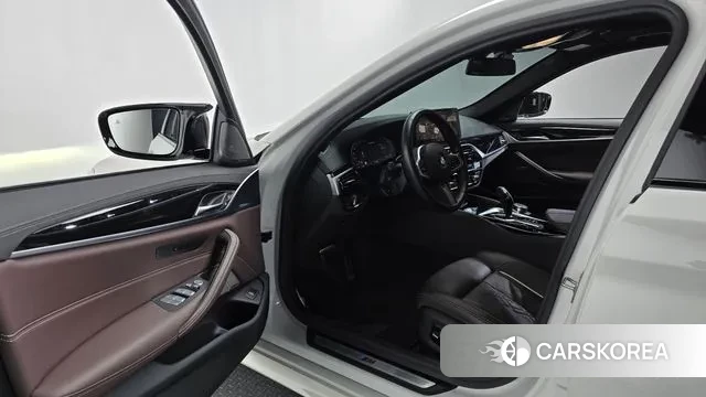 BMW 5 Series (G30) id 3680117 из Кореи 20