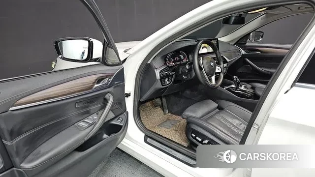 BMW 5 Series (G30) id 3770398 из Кореи 20