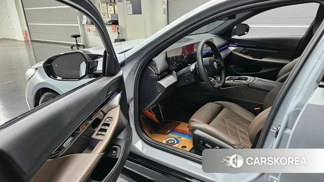 BMW 5 Series (G60) id 3838185 из Кореи 20