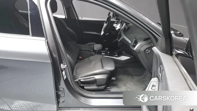 BMW 1 Series (F40) id 2999644 из Кореи 20