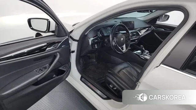 BMW 5 Series (G30) id 3499893 из Кореи 20