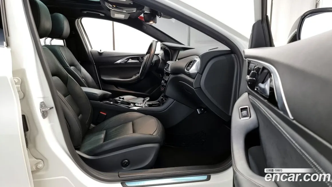 Infiniti Q30 id 2019181 из Кореи 20