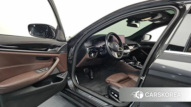 BMW 5 Series (G30) id 4330224 из Кореи 37
