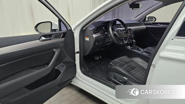 Volkswagen Passat GT (B8) id 4417423 из Кореи 31