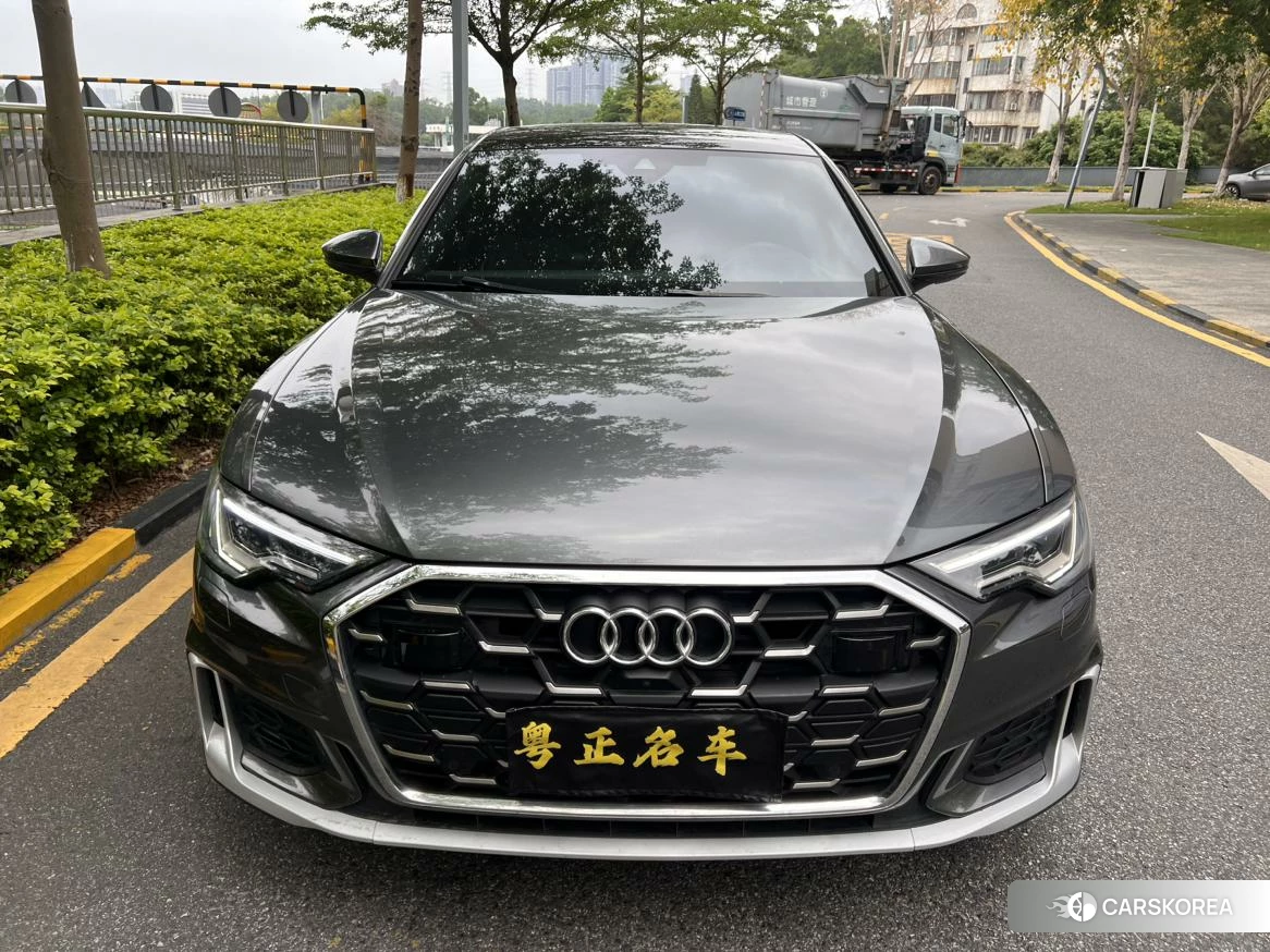 Audi A6L id 4462110 из Китая 17