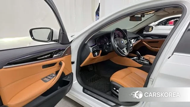 BMW 5 Series (G30) id 3788057 из Кореи 20