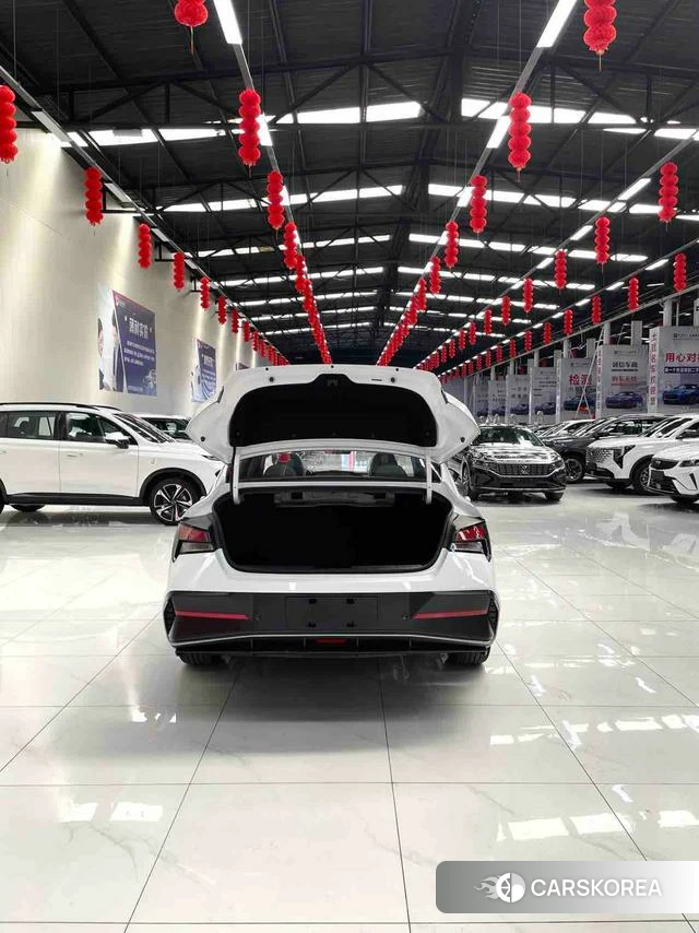 Hyundai Elantra id 3926976 из Китая 16