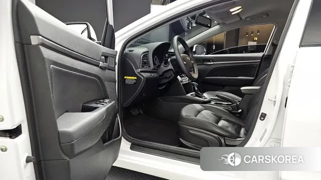 Hyundai Avante AD id 3474921 из Кореи 20