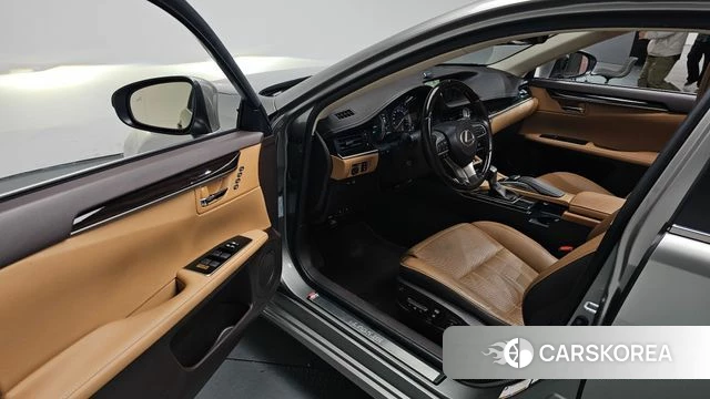 Lexus New ES300h id 3894226 из Кореи 21