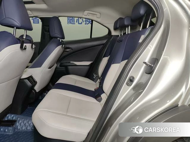 Lexus UX id 4210715 из Китая 19