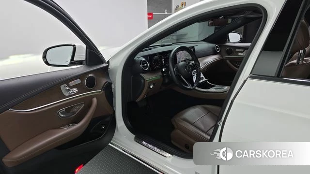 Mercedes-Benz E-Class W213 id 4636957 из Кореи 31