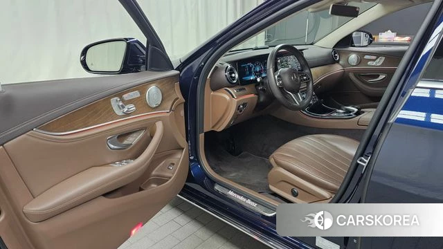 Mercedes-Benz E-Class W213 id 4482892 из Кореи 31