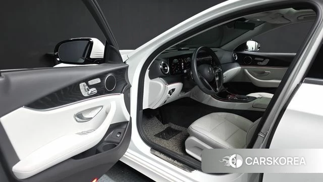 Mercedes-Benz E-Class W213 id 4656289 из Кореи 32