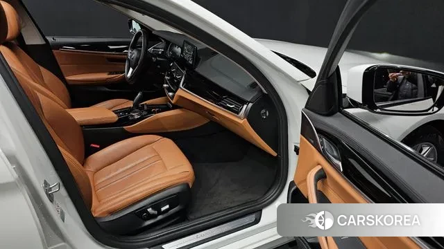 BMW 5 Series (G30) id 3617211 из Кореи 20