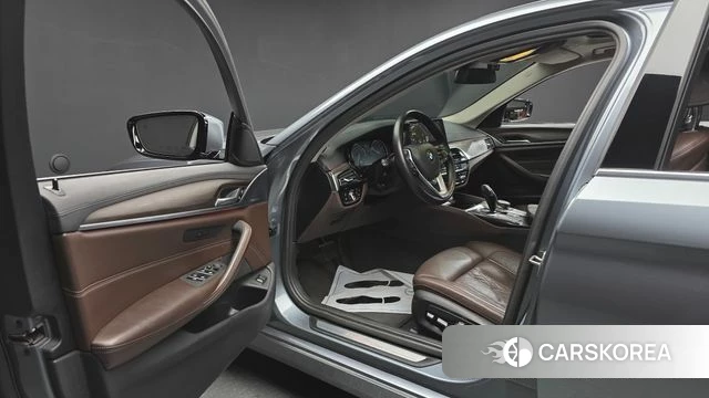 BMW 5 Series (G30) id 3861715 из Кореи 20