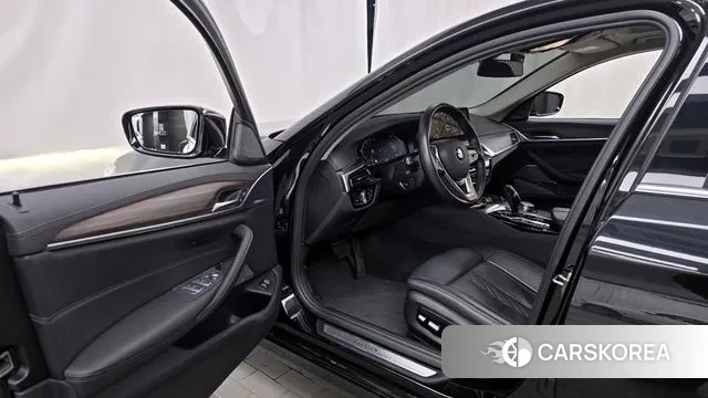 BMW 5 Series (G30) id 3373443 из Кореи 20