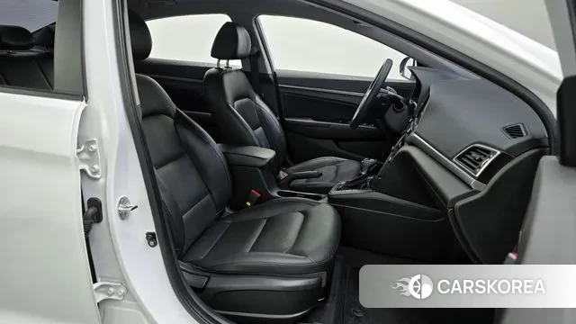 Hyundai Avante AD id 3766651 из Кореи 20