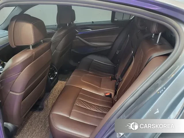 BMW 5 Series (G30) id 3695026 из Кореи 17