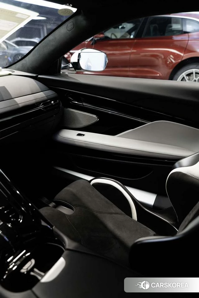 Aston Martin DB12 id 4239612 из Китая 17