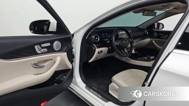 Mercedes-Benz E-Class W213 id 3672934 из Кореи 20
