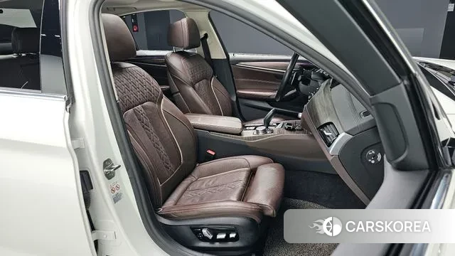 BMW 5 Series (G30) id 3666405 из Кореи 20