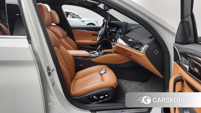 BMW 5 Series (G30) id 3556121 из Кореи 20