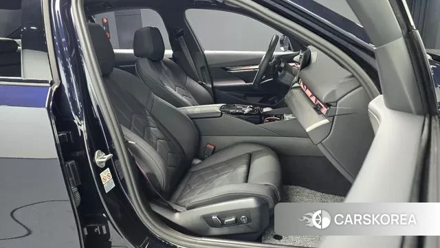 BMW 5 Series (G60) id 3585519 из Кореи 20