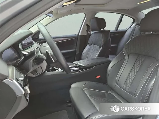 BMW 5 Series (G30) id 3776519 из Кореи 18