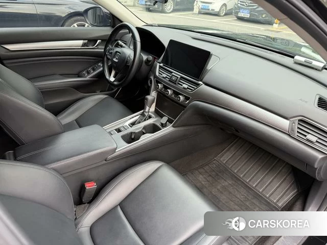 Honda Accord id 4300737 из Китая 10