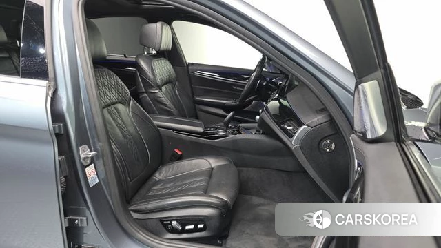 BMW 5 Series (G30) id 3911823 из Кореи 20