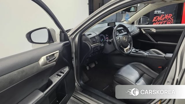 Lexus CT200h id 4371899 из Кореи 33