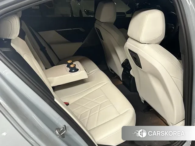 BMW 5 Series (G60) id 3026689 из Кореи 20