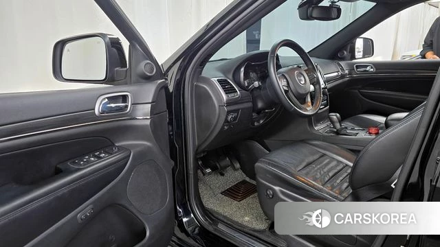 Jeep Grand Cherokee id 4225460 из Кореи 32