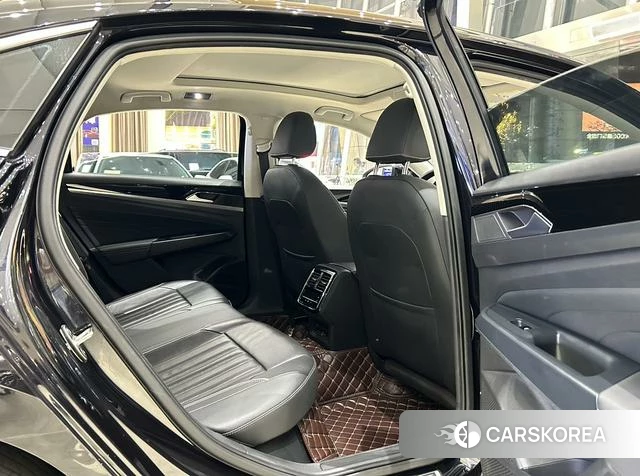 Volkswagen Passat id 4290550 из Китая 22