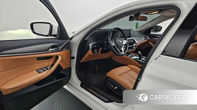 BMW 5 Series (G30) id 3885694 из Кореи 20