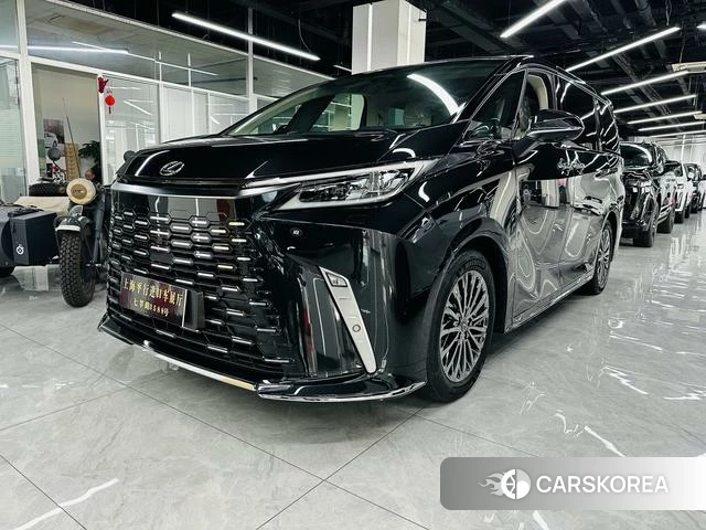 Lexus LM id 4275885 из Китая 10