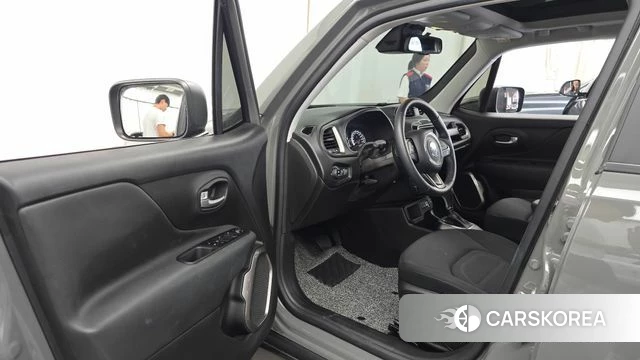Jeep Renegade id 4670682 из Кореи 32