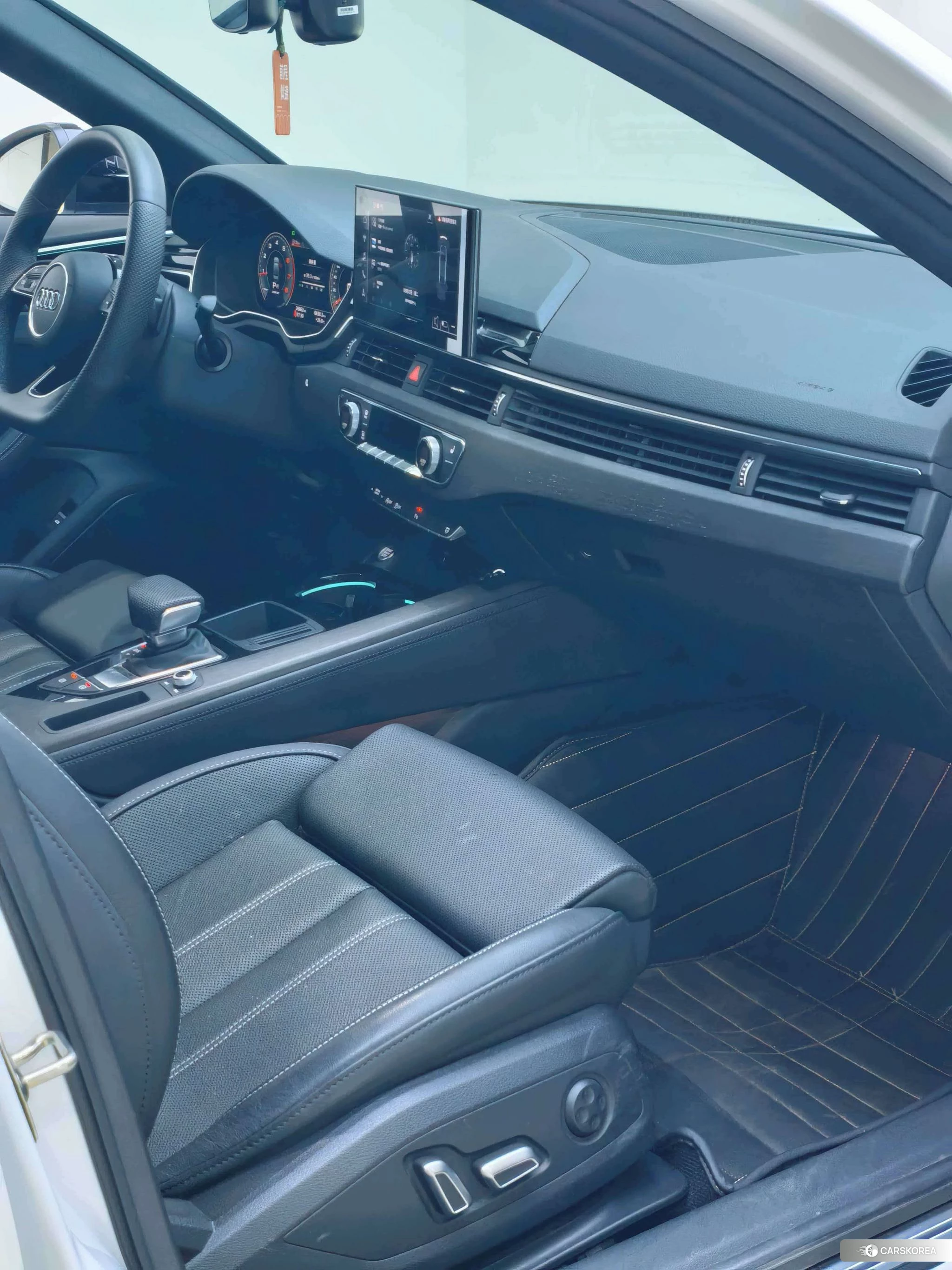 Audi A4L id 4407364 из Китая 18