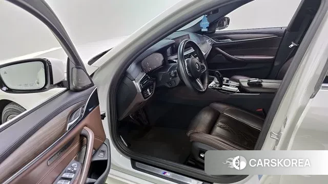 BMW 5 Series (G30) id 3076166 из Кореи 20