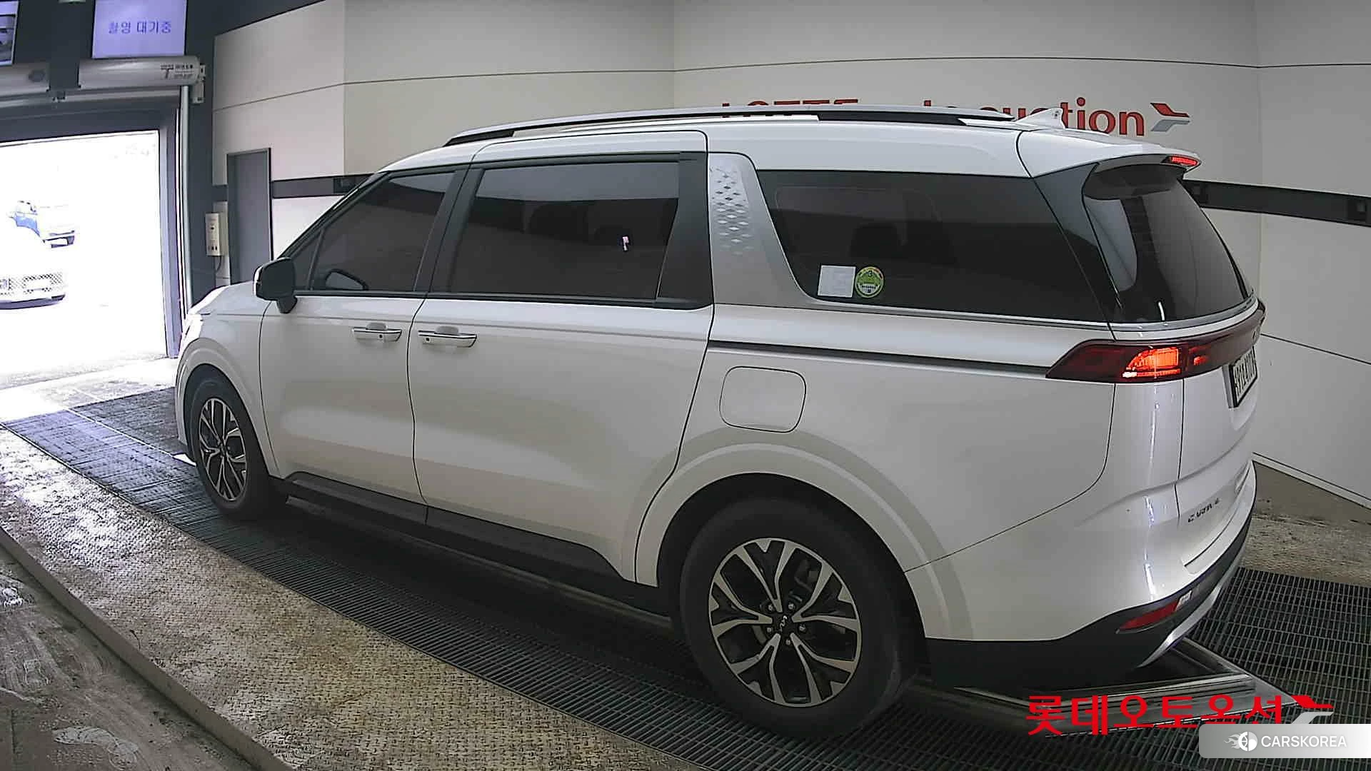 Kia Carnival id 3888419 из Кореи 37