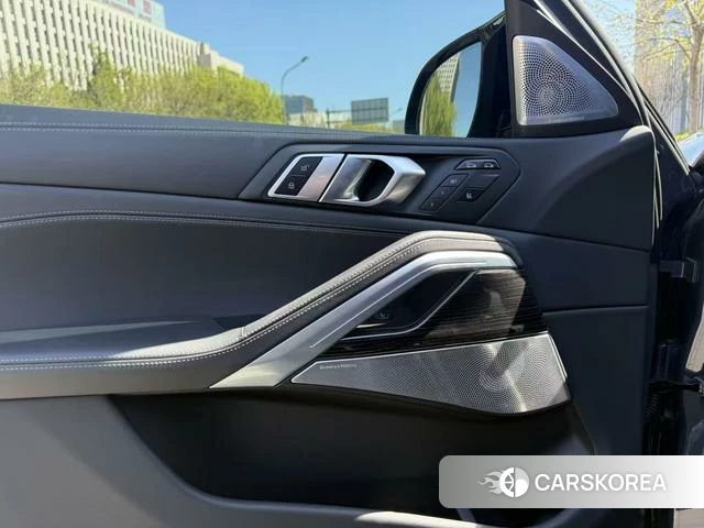 BMW X6 M id 3920714 из Китая 22