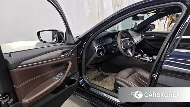 BMW 5 Series (G30) id 3479612 из Кореи 20