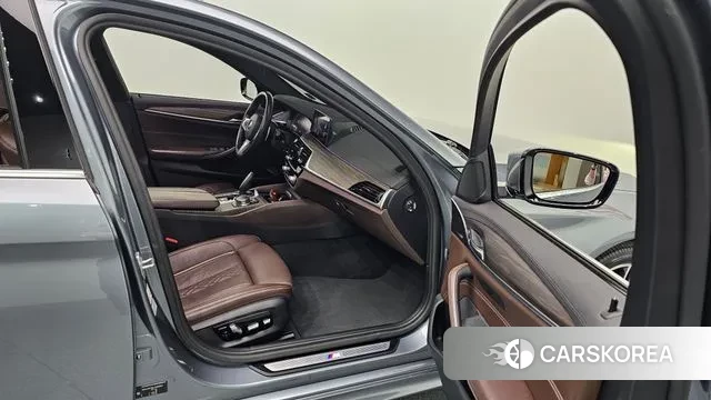 BMW 5 Series (G30) id 3742140 из Кореи 20