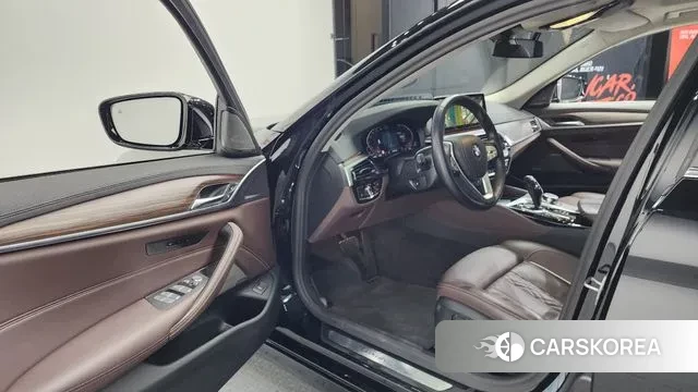 BMW 5 Series (G30) id 3487465 из Кореи 20