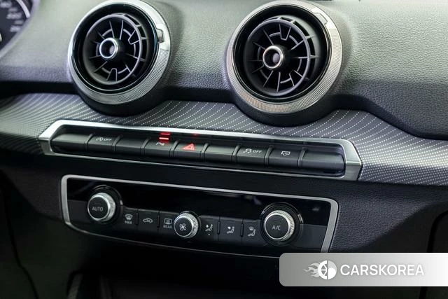 Audi Q2L id 4279026 из Китая 26