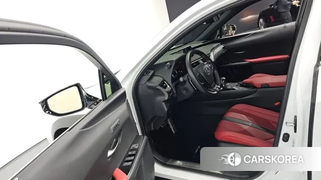 Lexus UX250h id 3427439 из Кореи 20