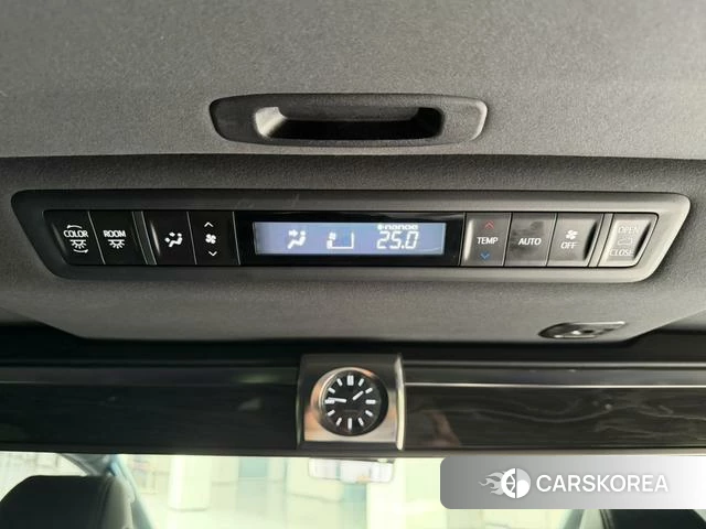 Lexus LM id 4341788 из Китая 26