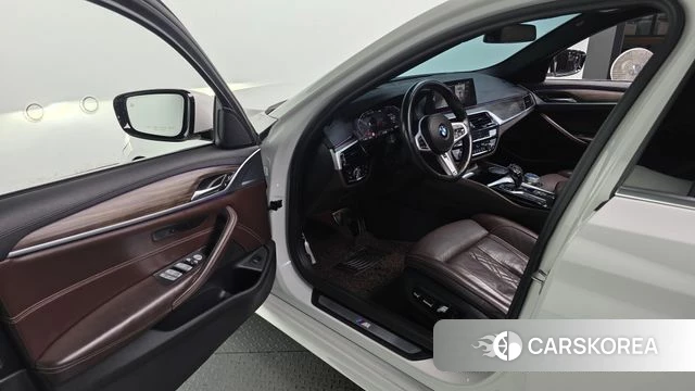 BMW 5 Series (G30) id 4019978 из Кореи 20