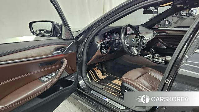 BMW 5 Series (G30) id 4918437 из Кореи 33