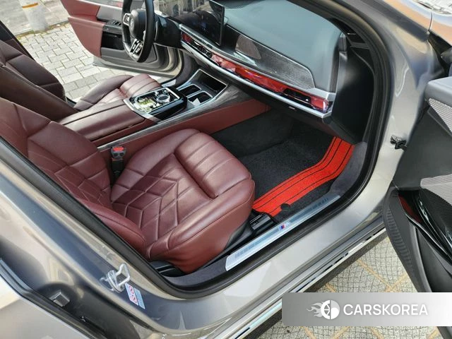 BMW 7 Series (G70) id 4549376 из Кореи 14